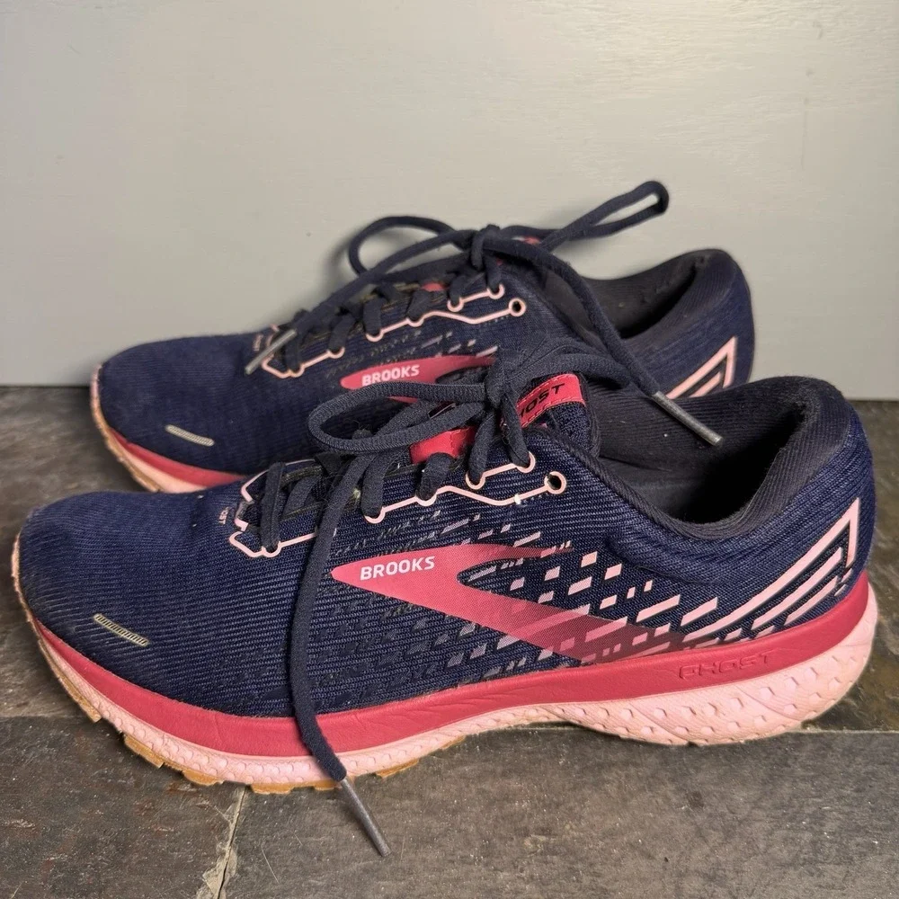 Brooks Ghost 13 Women's Size 8 B (Medium) Running Shoes Navy Pink